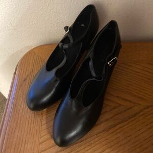 CAPEZIO Black Leather Dancing Heels (8.5M)